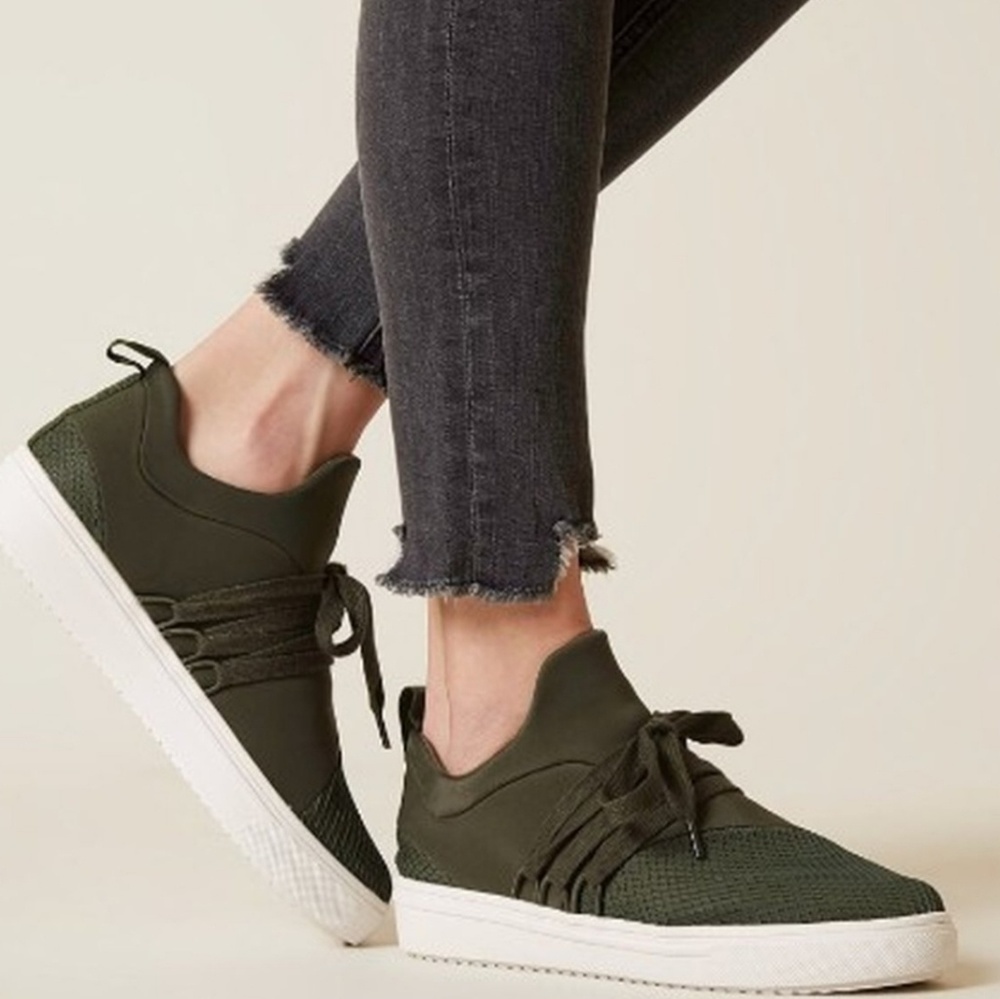 Steve Madden Sneakers in Olive Green